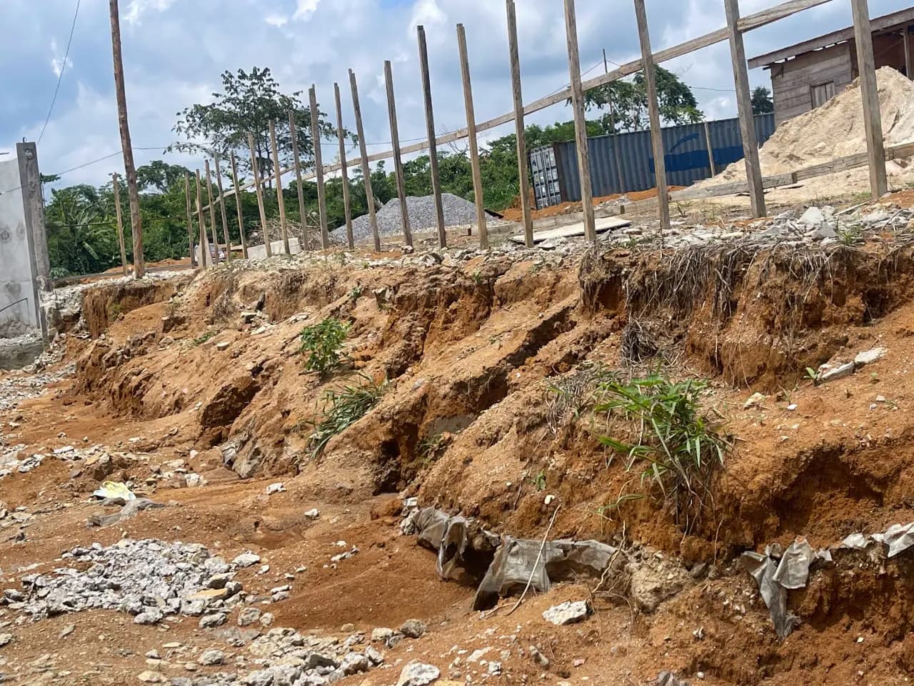 Équipe ETS’2i au travail sur un chantier de trois semaines dans le Sud — vue 6
