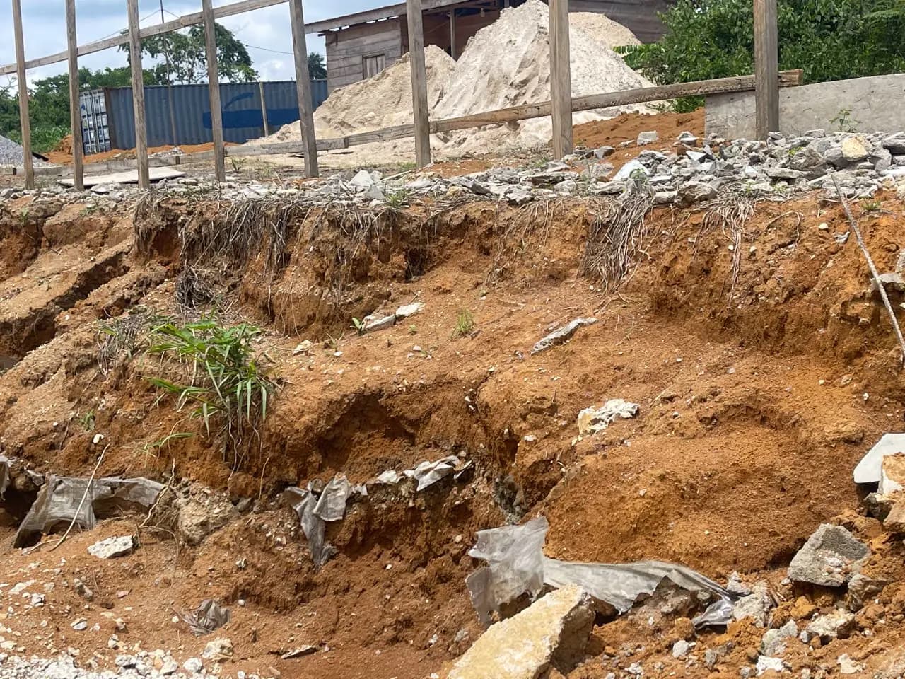 Équipe ETS’2i au travail sur un chantier de trois semaines dans le Sud — vue 8
