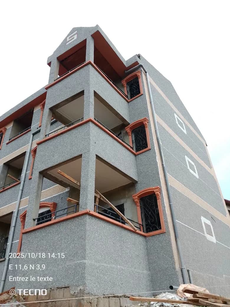 Travaux de mur réalisés par ETS’2i à Douala